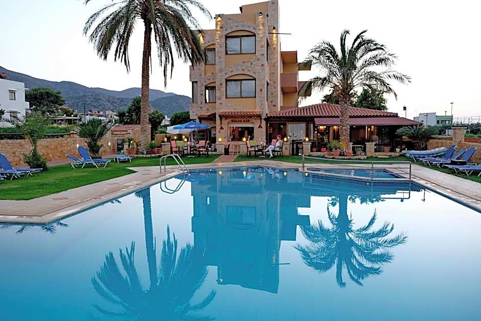 Danelis Studios & Apartments