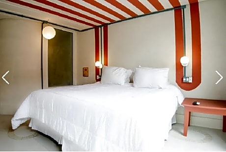 DOUBLE SUITE