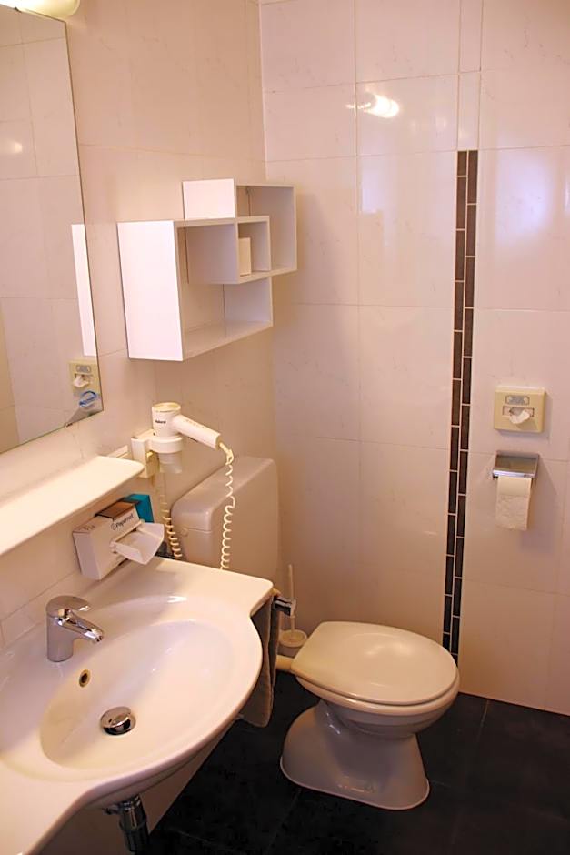 NOVAPARK Flugzeughotel Graz