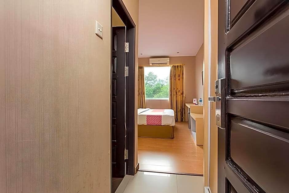 OYO 663 Hotel Sejati