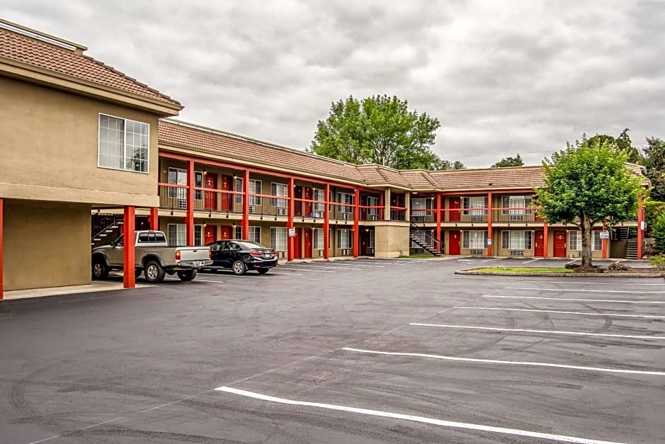 Econo Lodge Southeast Milwaukie/Portland