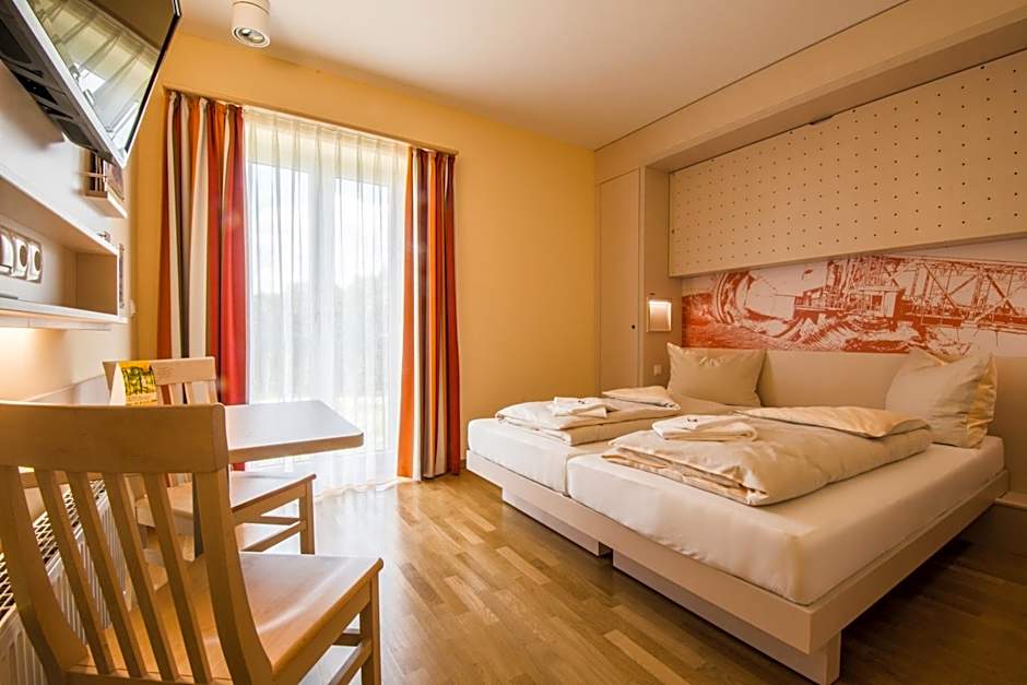 JUFA Hotel im Bruckenkopfpark - Julich