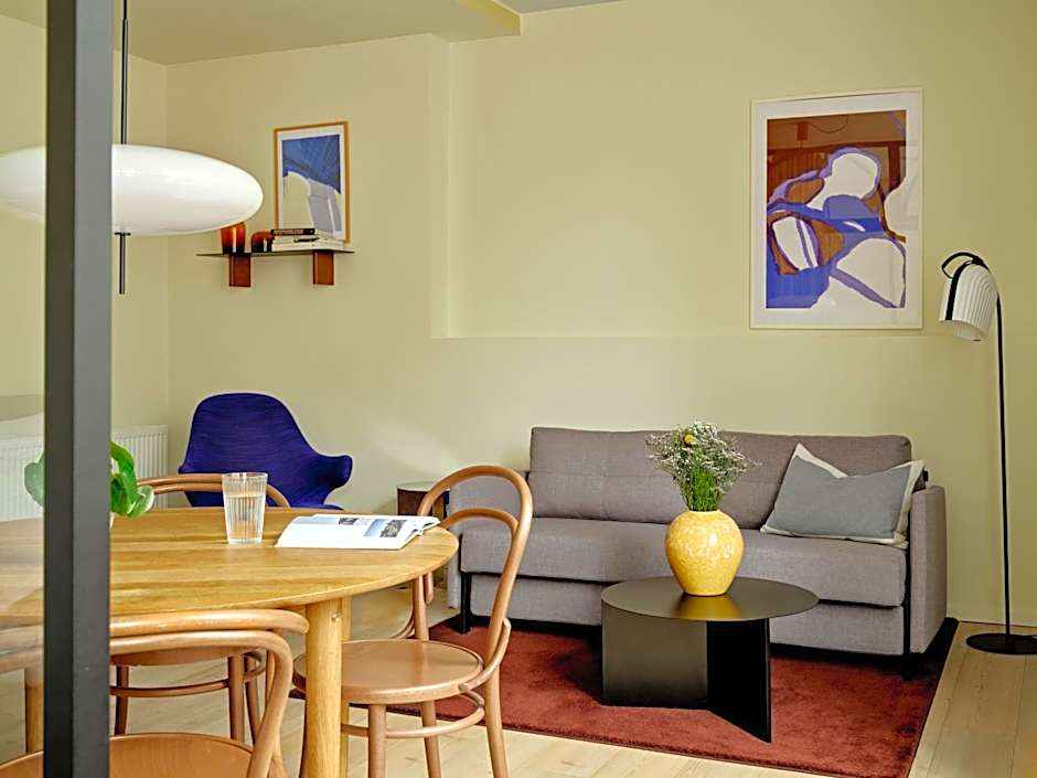 Apēron Apartment Hotel