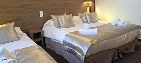 Quadruple room (2 double bed)