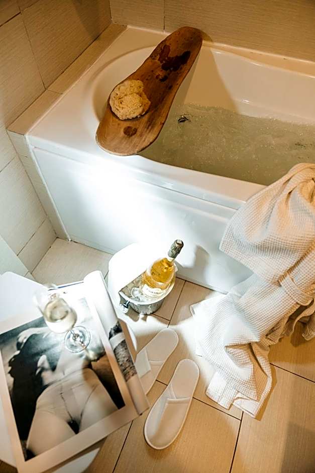 Villa Di Mare Seaside Suites