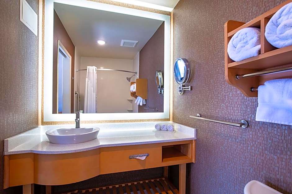 Holiday Inn Express Monterey - Cannery Row By IHG
