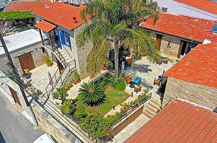 Niki's House