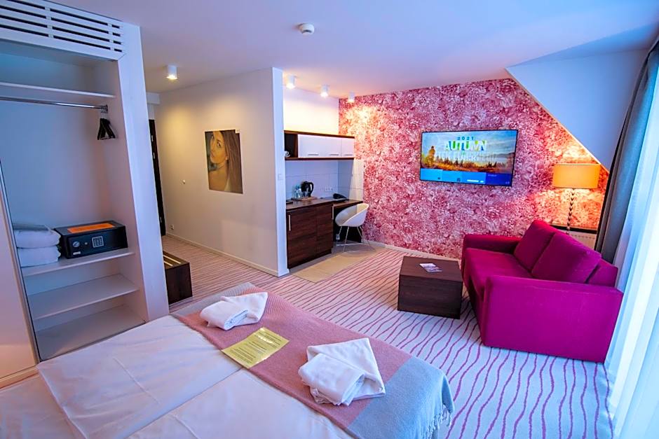 Flinski Sport X SPA, Boutique X Art