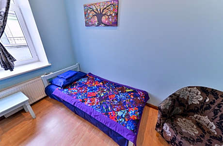 Single Room with Shared Bathroom