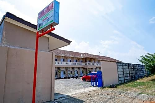 SPOT ON 2027 Putri Guest House Syariah