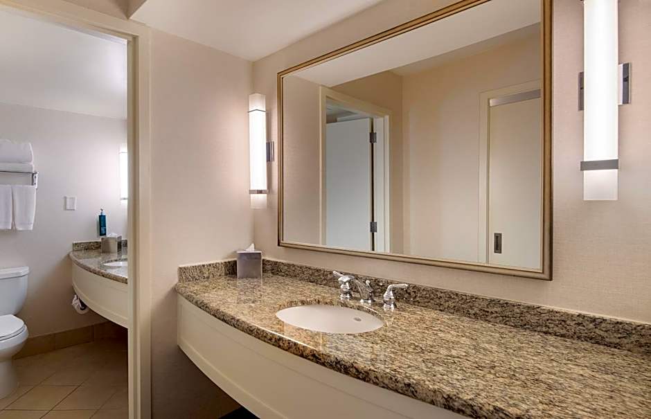 DoubleTree By Hilton Hotel Washington DC - Crystal City