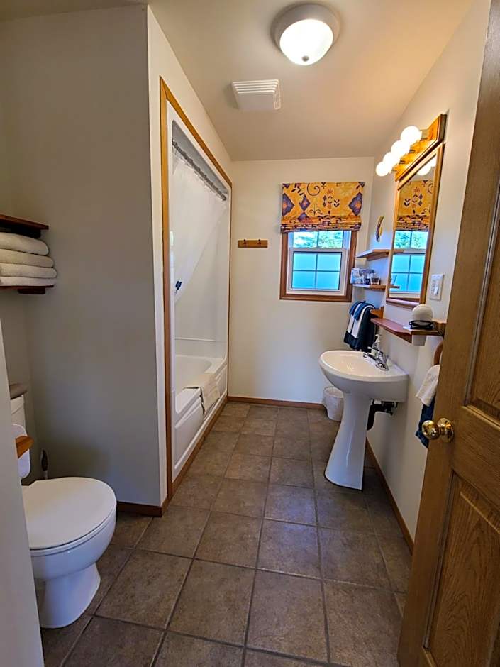 Lonely Rock Seaside Bungalows