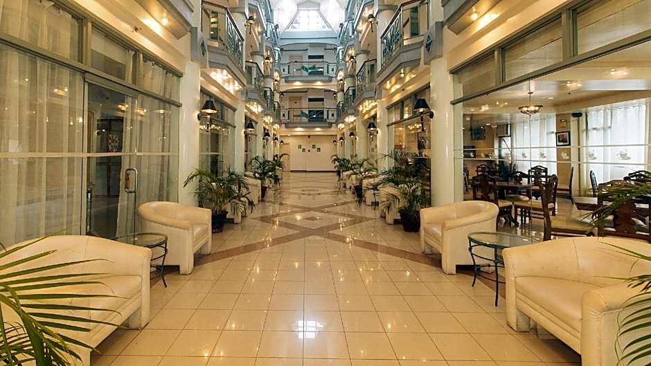 Royal Am Rei Hotel by RedDoorz