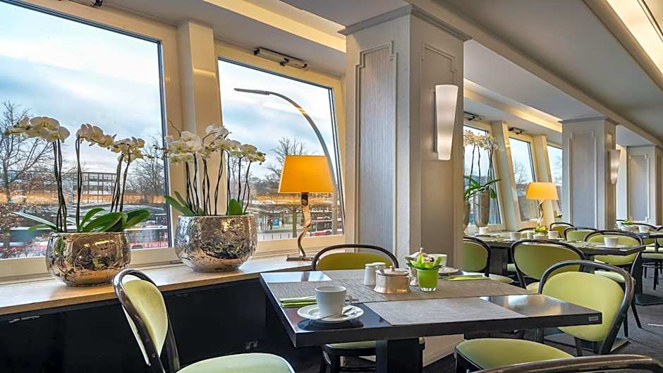 Garner Hamburg Wandsbek Marktplatz By IHG