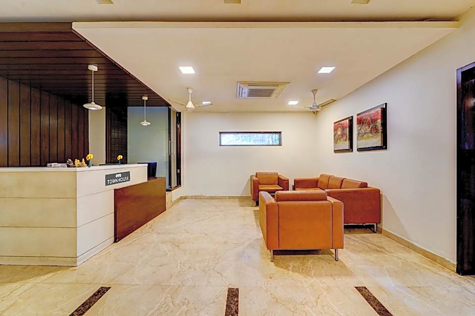 Townhouse 1116 G Silver Hotels – Chennai, IL