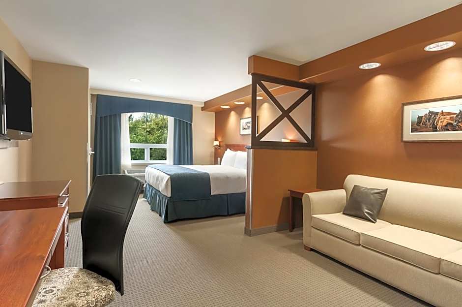 Days Inn & Suites by Wyndham Brandon