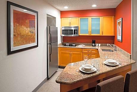 Studio, 1 King Bed with Sofa bed (Mobility/Hearing Accessible, Tub)