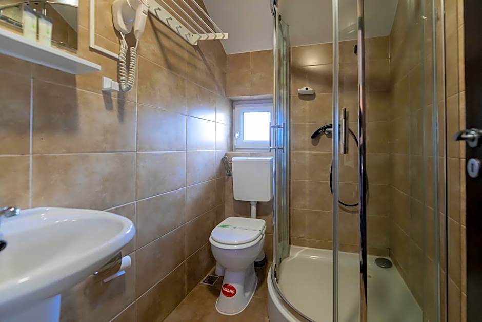 Vila Fortuna - Art O'Clock