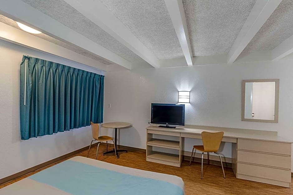 Motel 6-Kokomo, IN