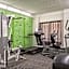La Quinta Inn & Suites by Wyndham Ontario Airport