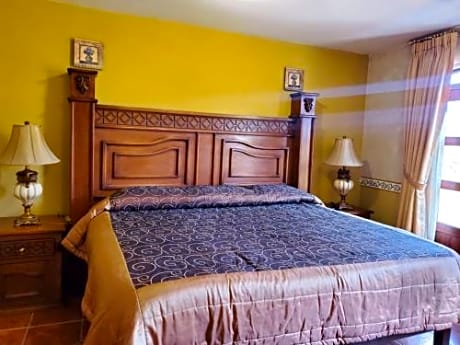 Deluxe Double Room with Bath