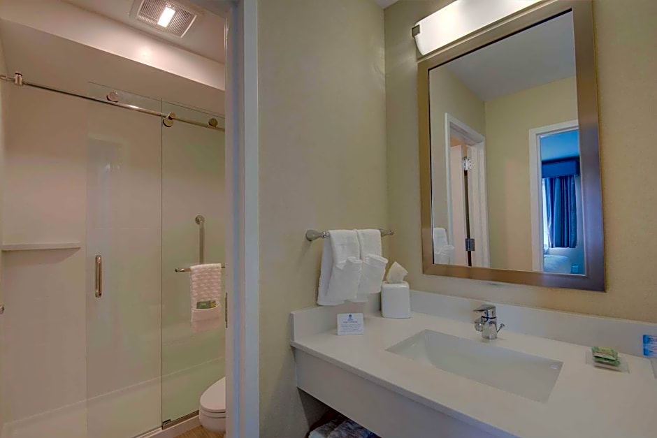 Best Western Hampshire Inn & Suites