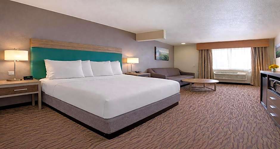 Best Western Plus Peppertree Airport Inn