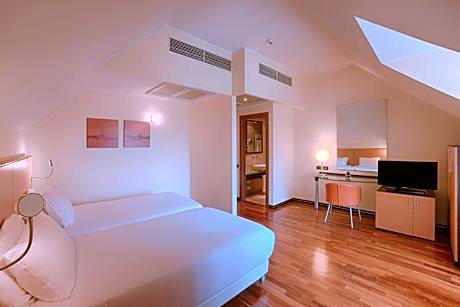 Superior Double or Twin Room with Extra Bed (2 Adults + 1 Child)