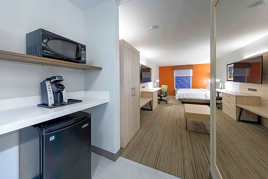 Holiday Inn Express Hotel & Suites Petersburg/Dinwiddie By IHG