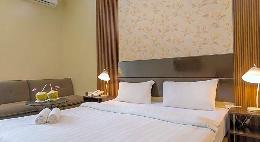 Whiteshell Island Hotel & Spa at Maafushi