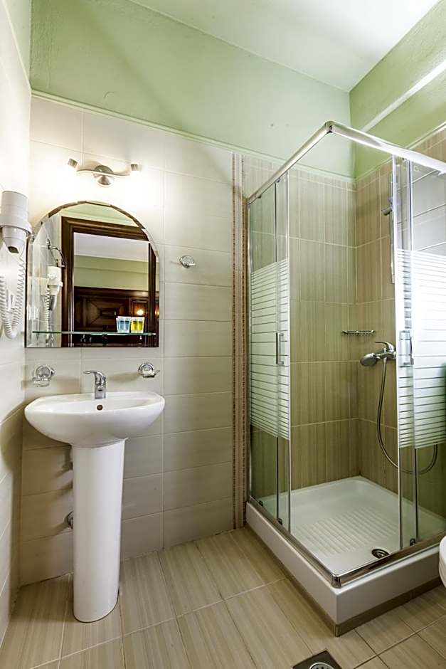 Dellas Boutique Hotel