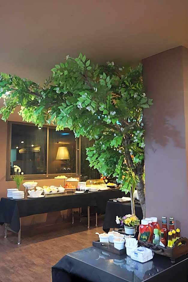 Bangkok Travel Suites Hotel