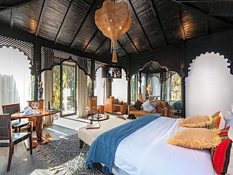 Deluxe Bungalow with Garden View