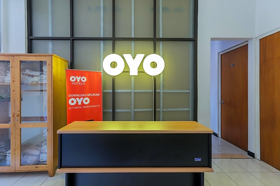 OYO 866 Idola Residence