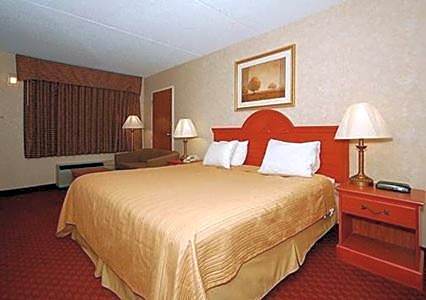 Photo 1 of 4 of 1 King Bed, Smoking