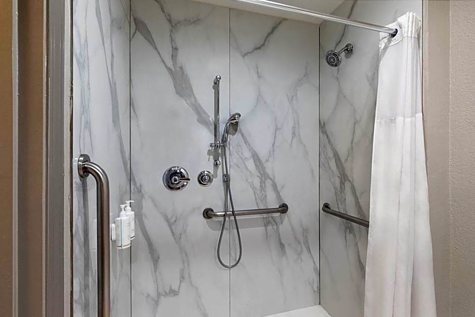 Days Inn by Wyndham Lincoln