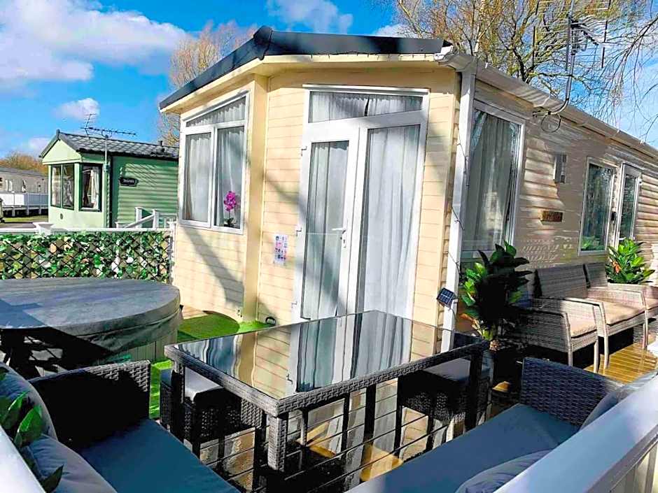 Luxury Holiday Home Happiness at Tattershall lake#