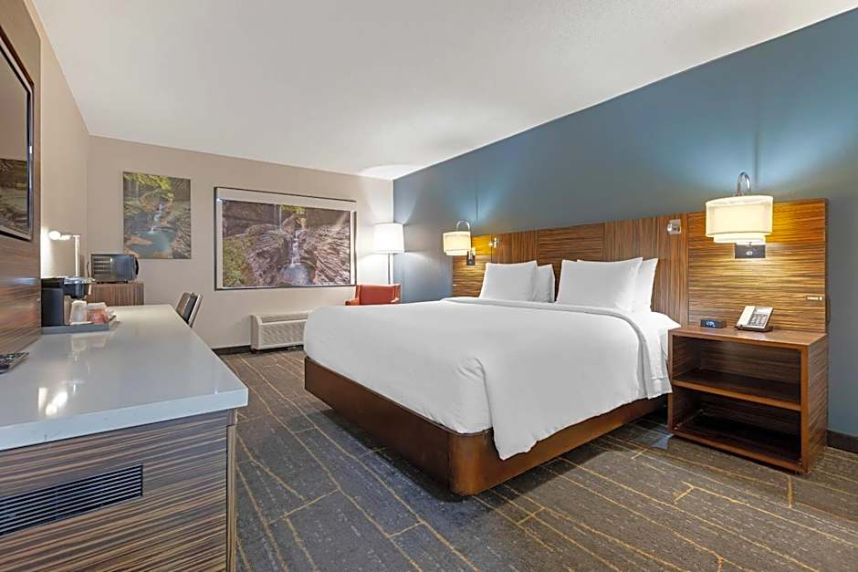 The Lux Hotel & Conference Center, an Ascend Collection Hotel