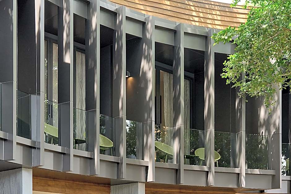 Red Door Samsen Hotel