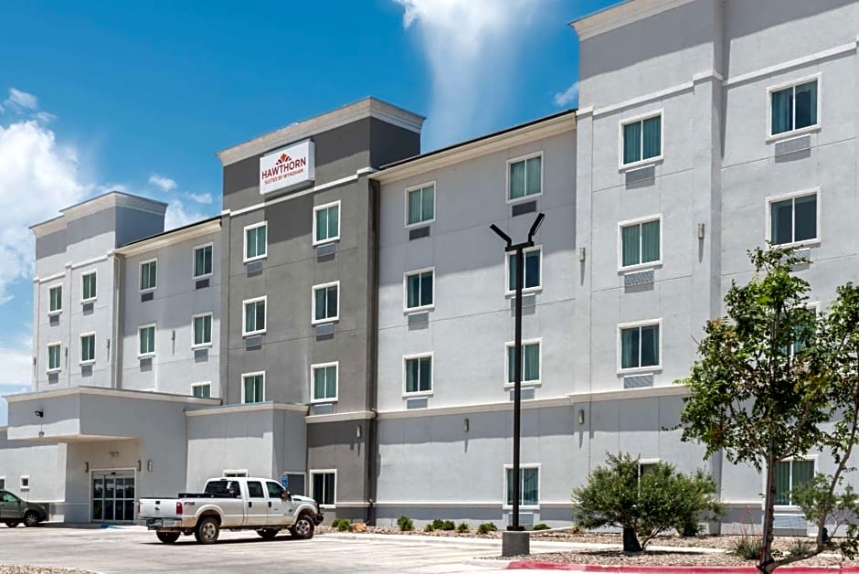 Hawthorn Suites By Wyndham Midland