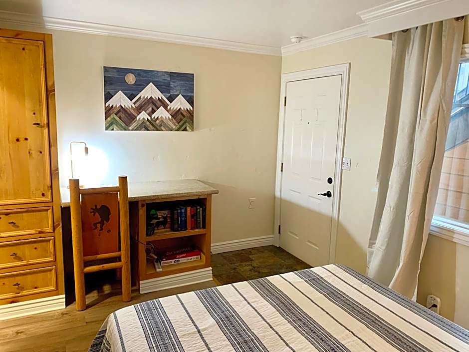 Moose and Maple Lodge