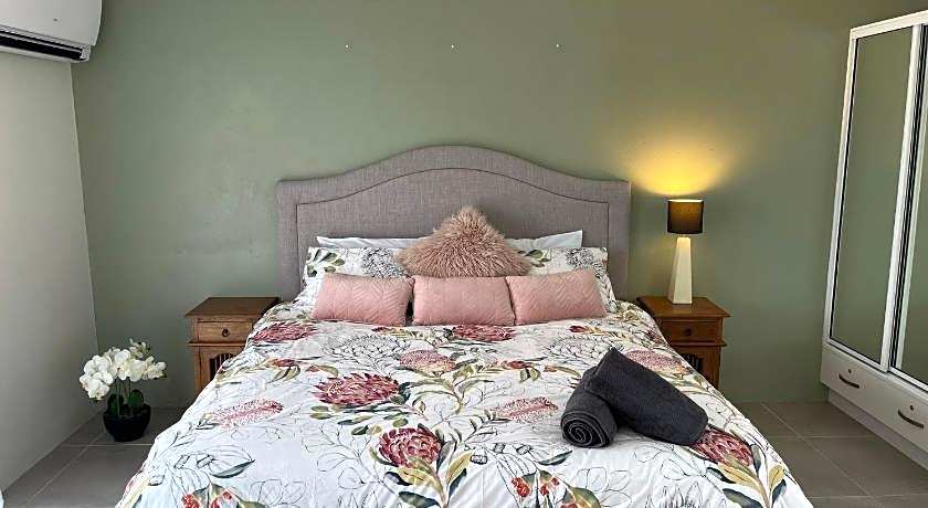 Cairns Holiday Lodge