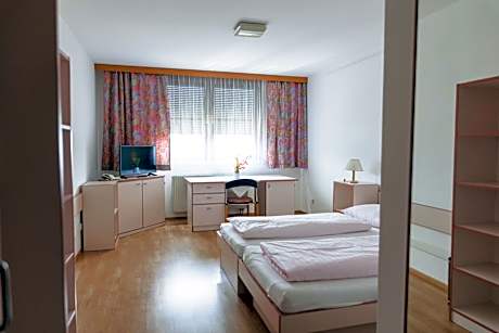 Apartment (4 Adults)