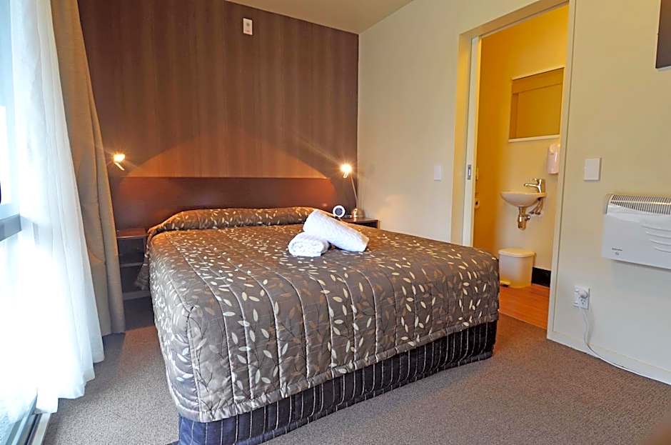 Photo 1 of 2 of Small Double Room with Ensuite