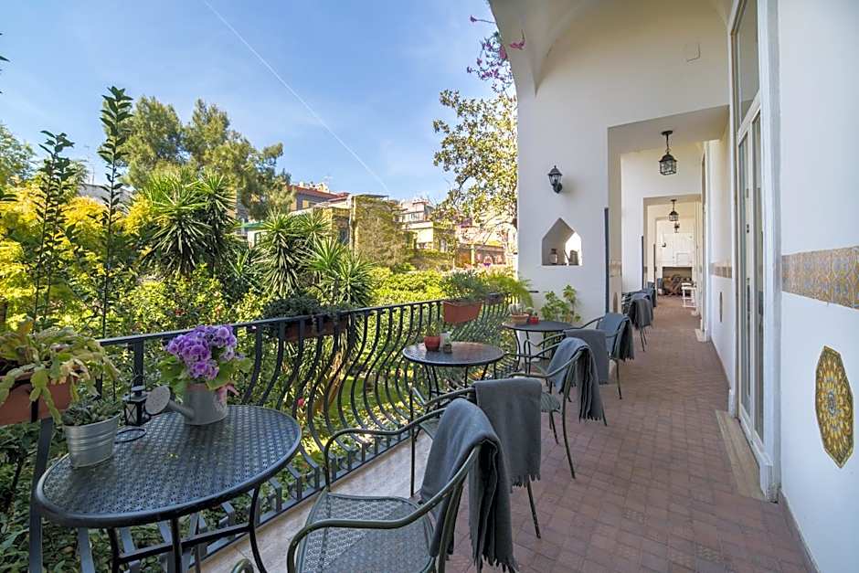 The Bellini House by House In Naples