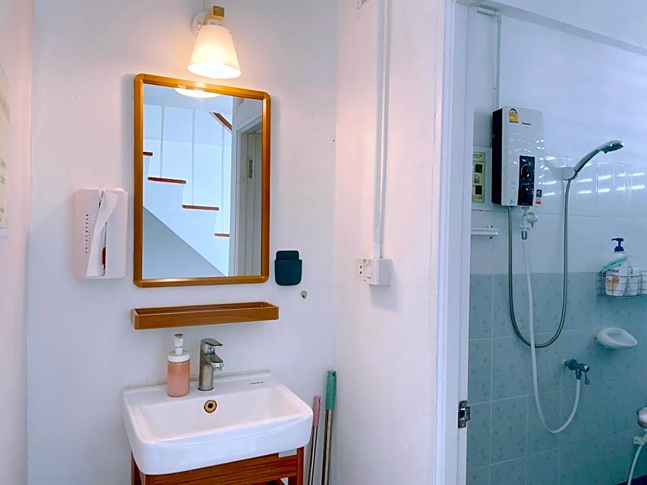 Room Story Hostel