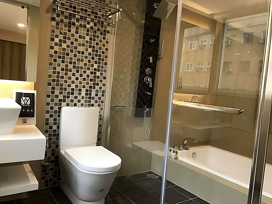 Fairytale YiSu Hot Spring Hotel