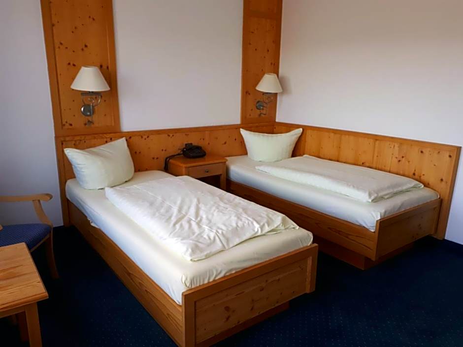 Hotel - Gasthof Spessarttor & Hotel Bergwiesen -hier auf Wunsch Zimmer mit Balkon