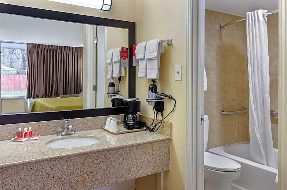 Econo Lodge Civic Center