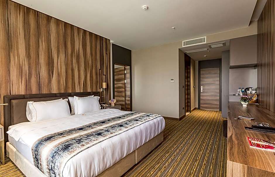 Shimall Hotel